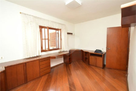 Casa à venda com 5 quartos, sendo 2 suítes, em Vila Galvão, Guarulhos, SP