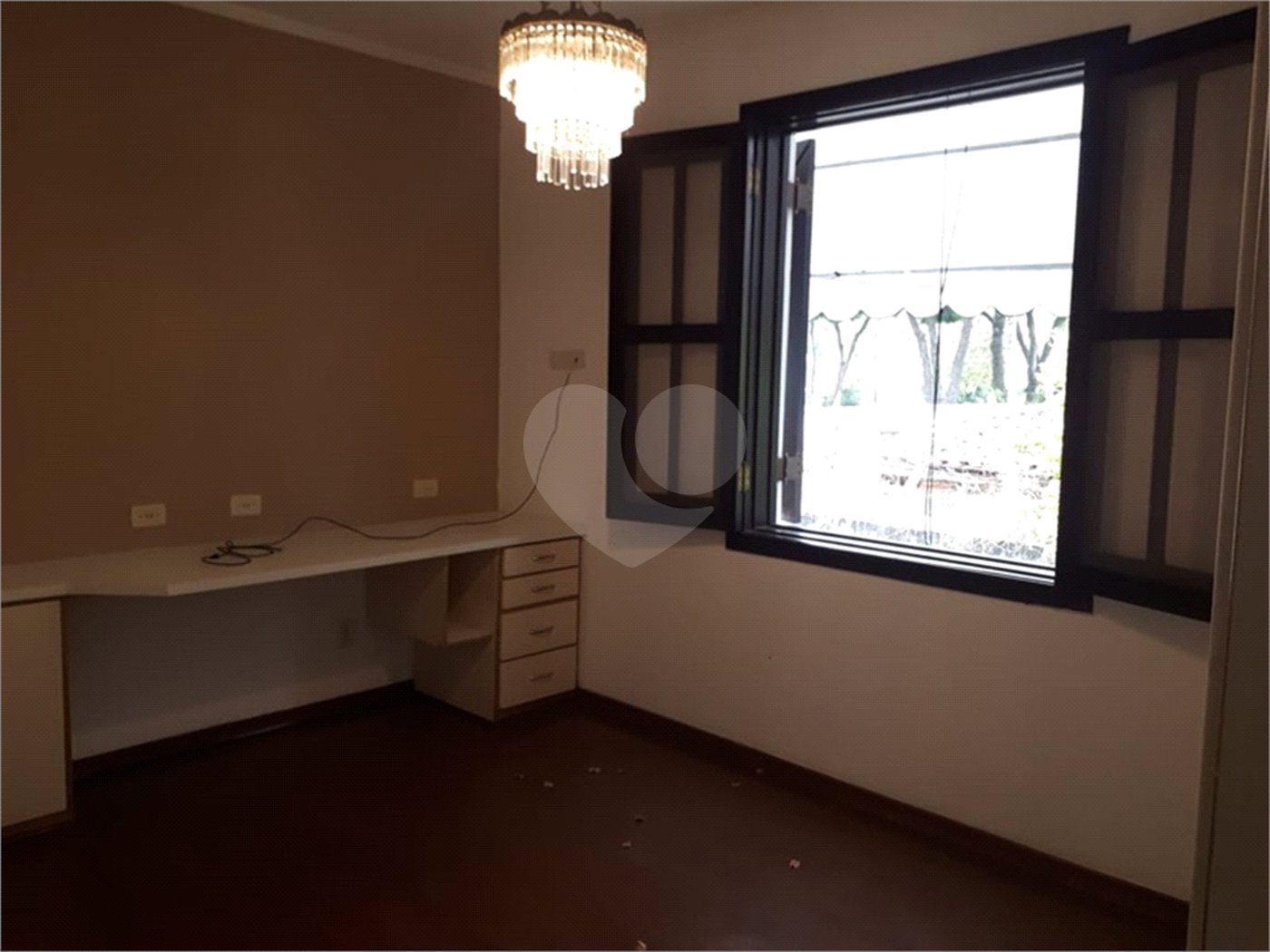 Sobrado à venda com 5 quartos, sendo 3 suítes, em Tremembé, São Paulo, SP