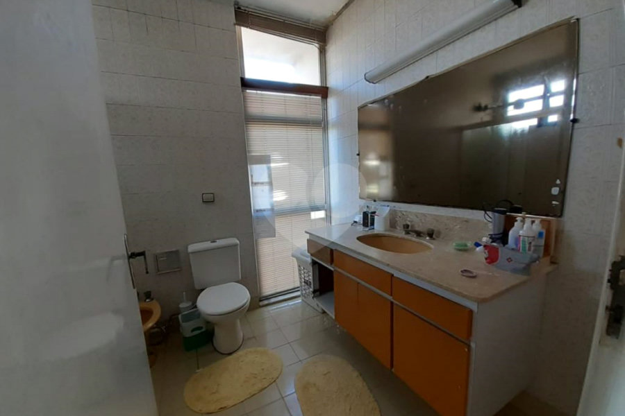 Sobrado à venda com 3 quartos, sendo 1 suíte, em Vila Mariana, São Paulo, SP