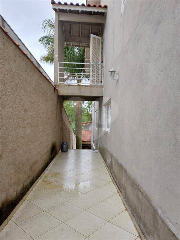 Sobrado à venda com 3 quartos, sendo 1 suíte, em Jardim Fonte Áurea, Poá, SP