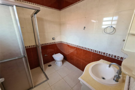 Casa à venda com 3 quartos, sendo 2 suítes, no condomínio Terras de São Francisco, Vinhedo - SP