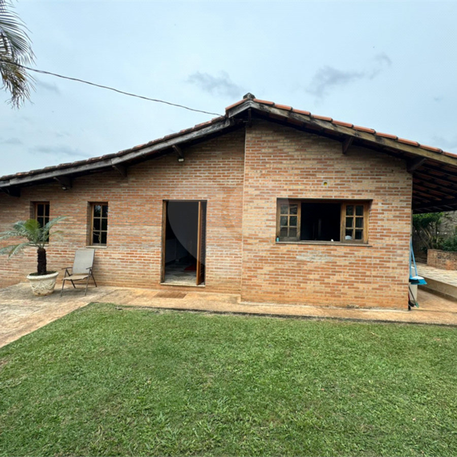 Casa à venda com 3 quartos, sendo 1 suíte, no condomínio Haras São Luiz, Salto - SP