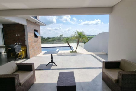 Casa à venda com 3 suítes no condomínio Portal dos Bandeirantes, Salto - SP