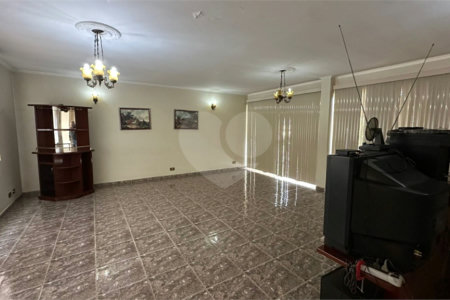 Casa à venda ou para alugar com 5 quartos, sendo 2 suítes, no Centro, Salto, SP