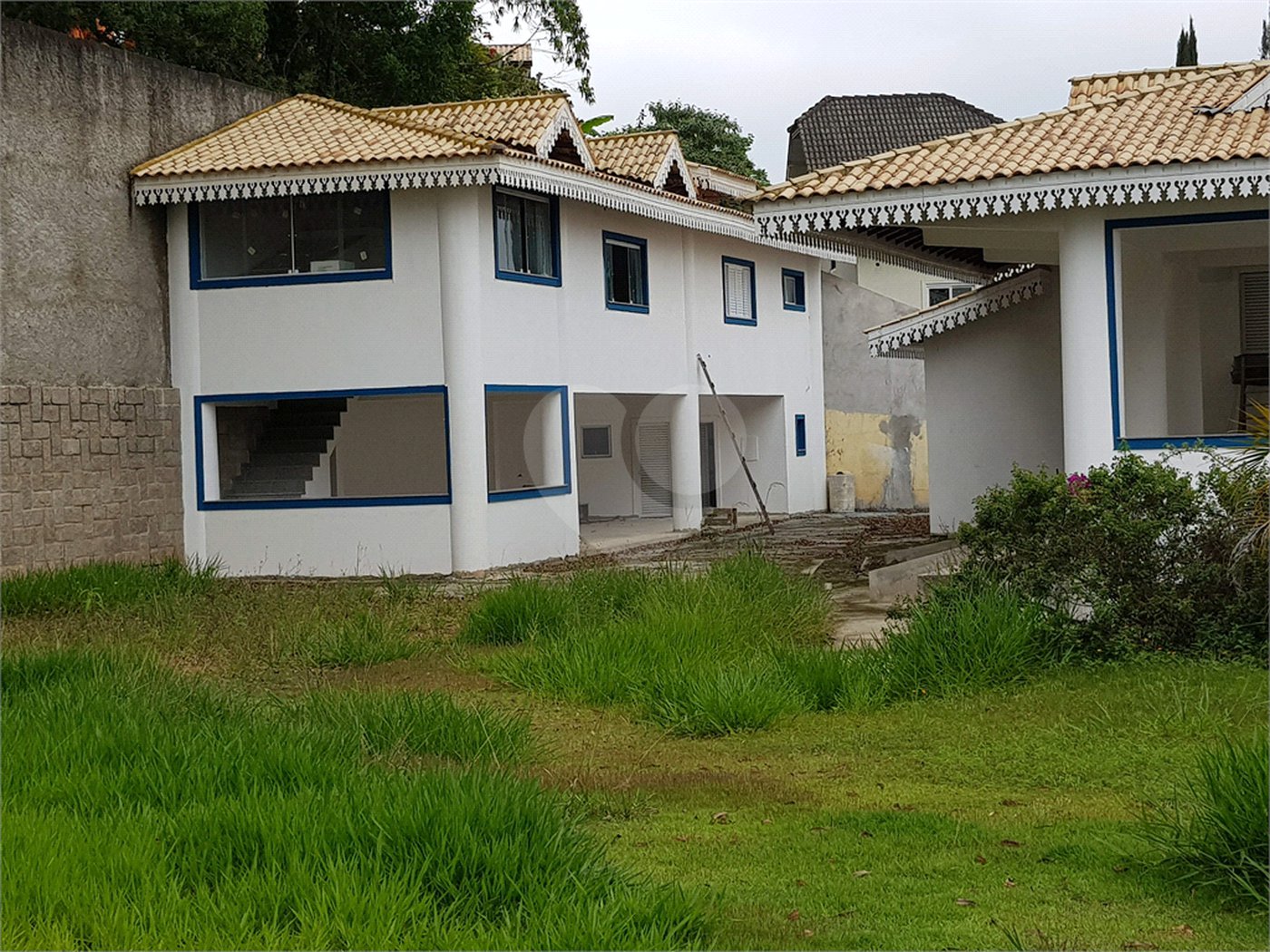 Casa à venda com 4 suítes no condomínio Suíça da Cantareira, Mairiporã - SP