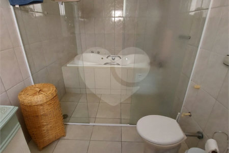 Sobrado à venda com 3 quartos, sendo 2 suítes, em Jardim Alvinópolis, Atibaia, SP