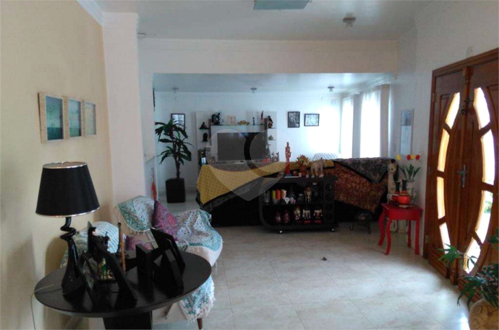 Sobrado à venda com 3 quartos, sendo 1 suíte, em Tremembé, São Paulo, SP