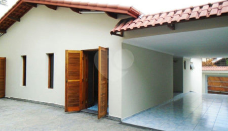 Casa Térrea à venda com 3 suítes em Jardim Petrópolis, São Paulo, SP