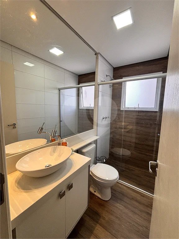Apartamento com 77m² , 2 dormitórios , sendo 1 suíte , 2 vagas de garagem , a venda no bairro Rudge Ramos.
