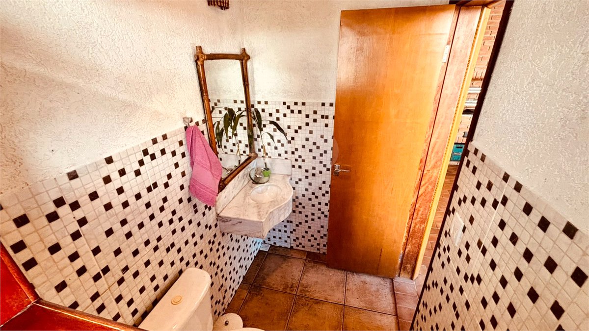Sobrado à venda com 3 quartos, sendo 1 suíte, em Chácara Recanto Verde, Cotia, SP