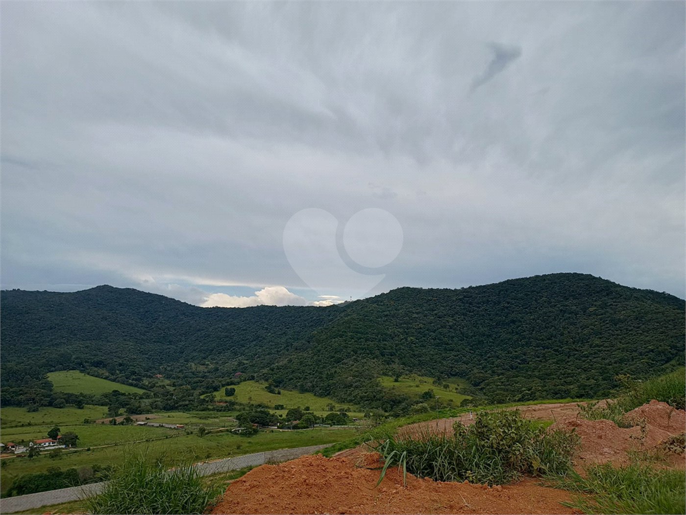 Terreno à venda no condomínio Portal Lamis, Bom Jesus dos Perdões - SP