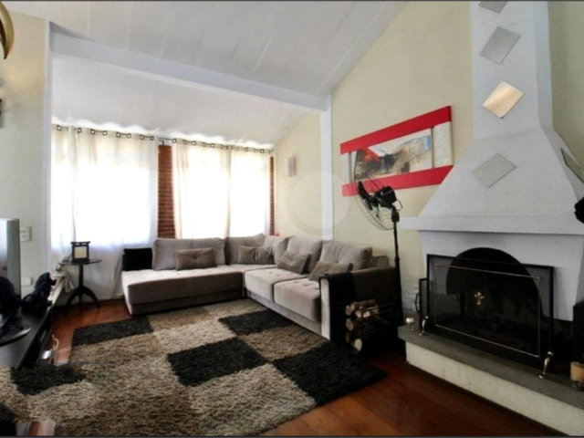Casa à venda ou para alugar com 4 quartos, sendo 2 suítes,  em Brooklin, São Paulo, SP
