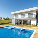 Casa à venda com 4 quartos, sendo 1 suíte, no condomínio Residencial Pinheiros do Lago, Alambari - SP