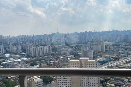 Apartamento á venda no 31o. andar com 126,53m2 COM VISTA PANORÂMICA PERMANENTE para a SERRA DA CANTAREIRA E PAULISTA, com 3 suítes e 2 vagas, Condomínio Clube,próximo do metro Brás. Estuda Proposta