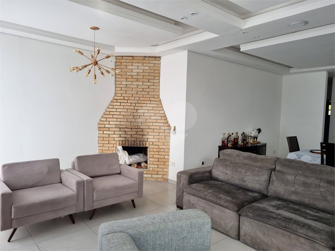 Casa à venda com 4 quartos, sendo 1 suíte, no condomínio Clube Florada Suzano, Suzano - SP