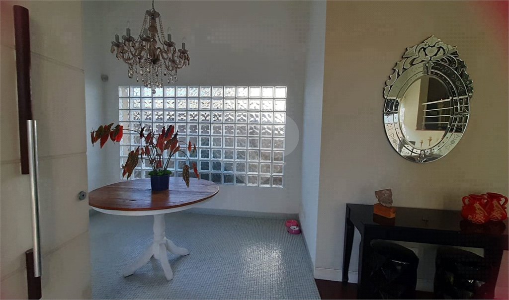 Casa à venda ou para alugar com 4 quartos, sendo 2 suítes, em City América, São Paulo, SP