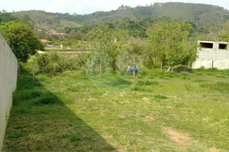 Sobrado à venda com 4 suítes no Centro, Bom Jesus dos Perdões, SP