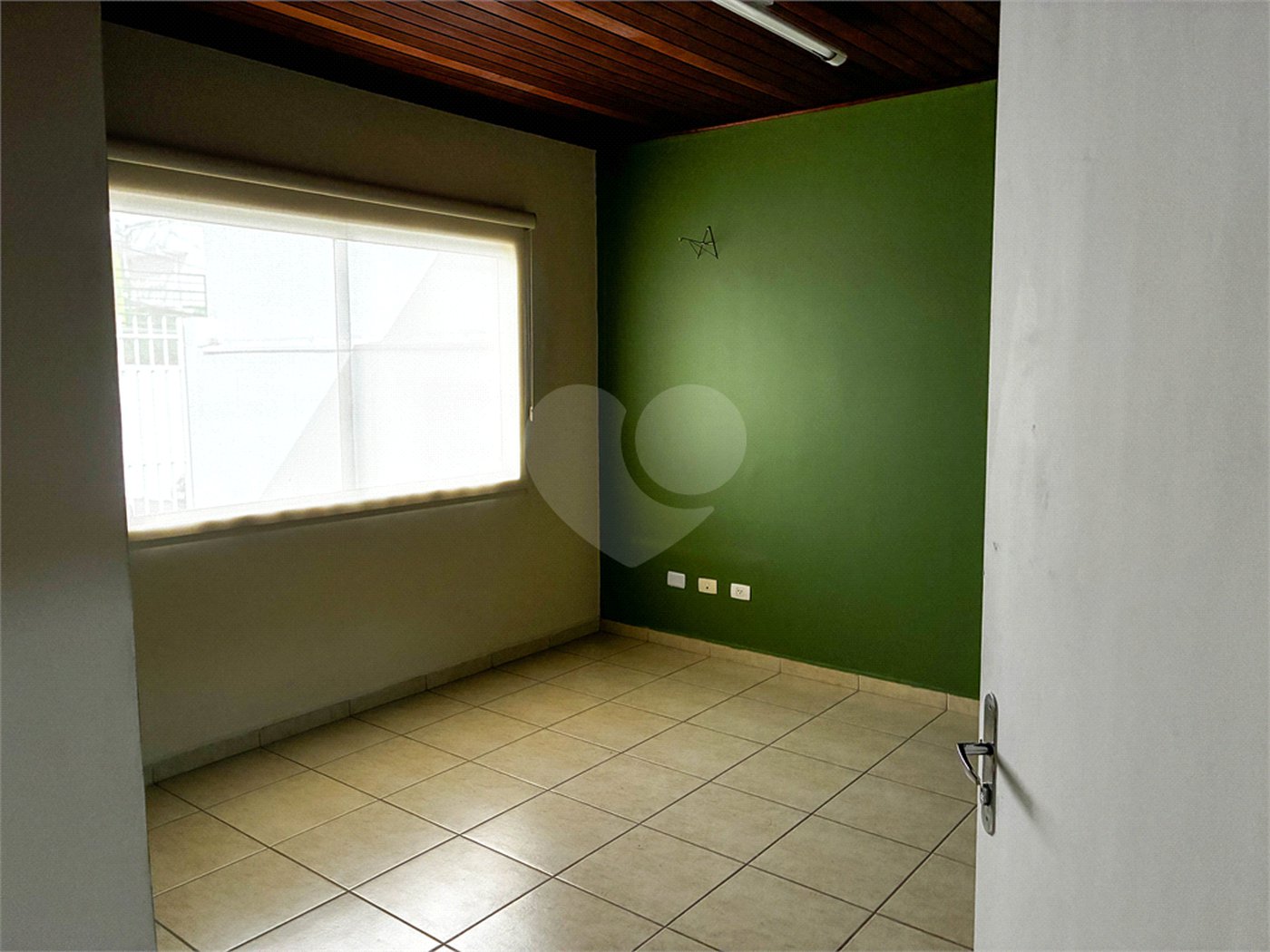 Salão Comercial para alugar em Esplanada Mendes Moraes, São Roque, SP
