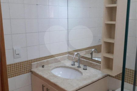 Sobrado à venda com 3 quartos, sendo 1 suíte,  em Jardim Olympia, São Paulo, SP