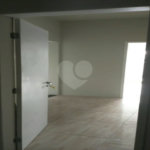 Ótima sala para escritório com 37 m², possui 2 ambientes.