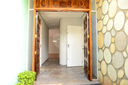 Casa térrea em Araraquara/SP.