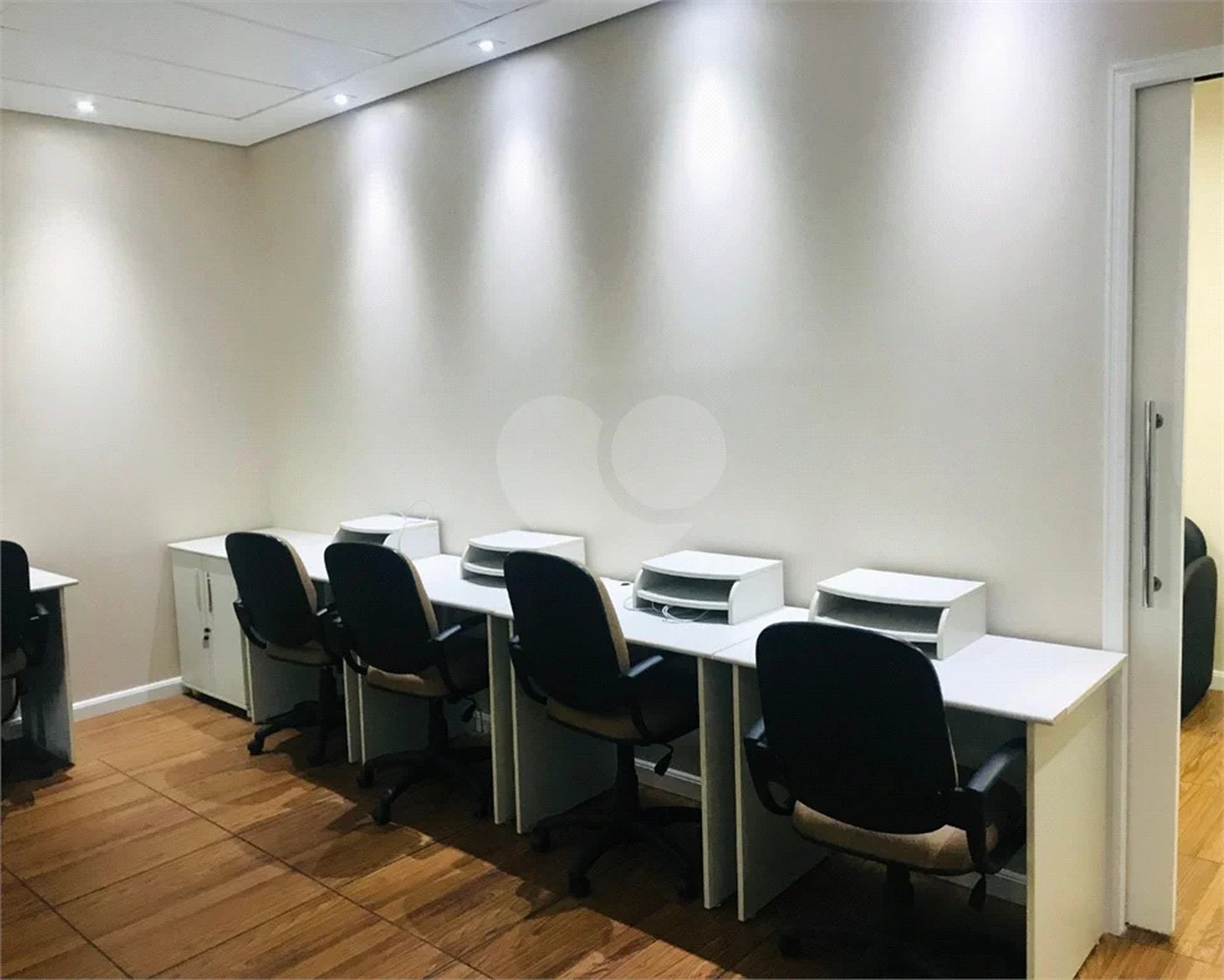 OPORTUNIDADE DOMO BUSINESS - MOBILIADA E PRONTA P/ USO!