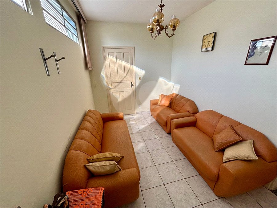Casa 2 dormitórios Antônio Blanco
