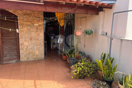 Sobrado à venda com 4 quartos, sendo 1 suíte, em Vila Antonieta, São Paulo, SP