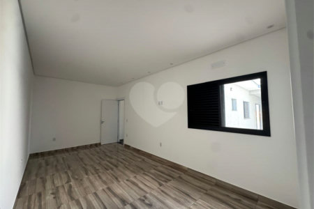 Casa à venda com 3 quartos, sendo 1 suíte, no condomínio Residencial Villagio Wanel, Sorocaba - SP