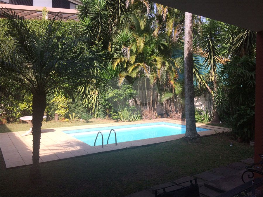 Casa à venda ou para alugar com 4 quartos, sendo 2 suítes, em Jardim Guedala, São Paulo, SP