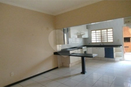 Casa à venda com 3 quartos, sendo 2 suítes,  em Jardim Maria do Carmo, Sorocaba, SP