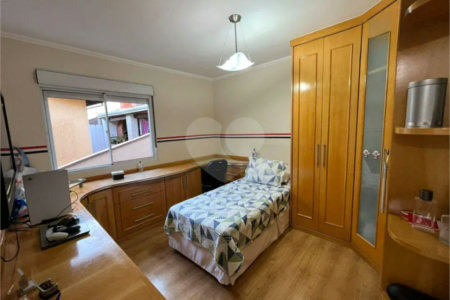 Sobrado à venda com 3 quartos, sendo 1 suíte, em Jardim Pinheiros, São Paulo, SP