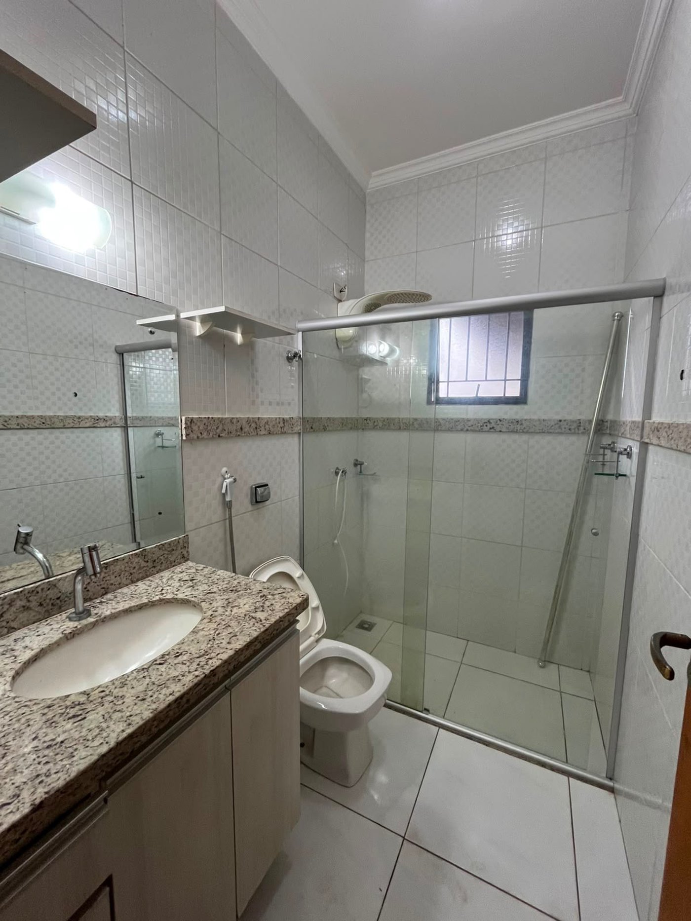 Casa à venda ou para alugar com 3 quartos, sendo 1 suíte,  em Jardim dos Ipes, Três Lagoas, MS
