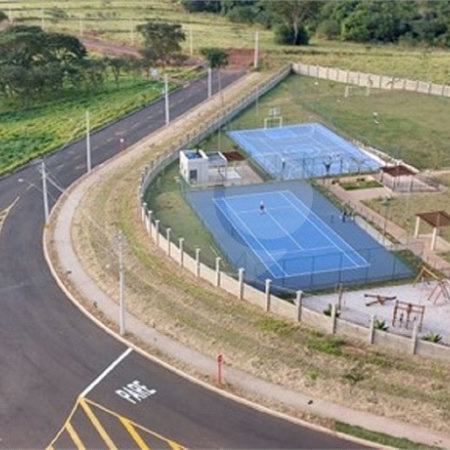 Terreno no Condomínio Residencial Villeneuve.