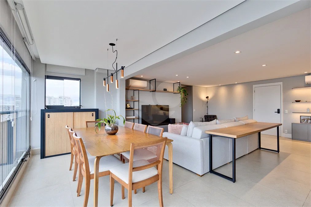 Apartamento à venda com 2 suítes em Santo Amaro, São Paulo, SP