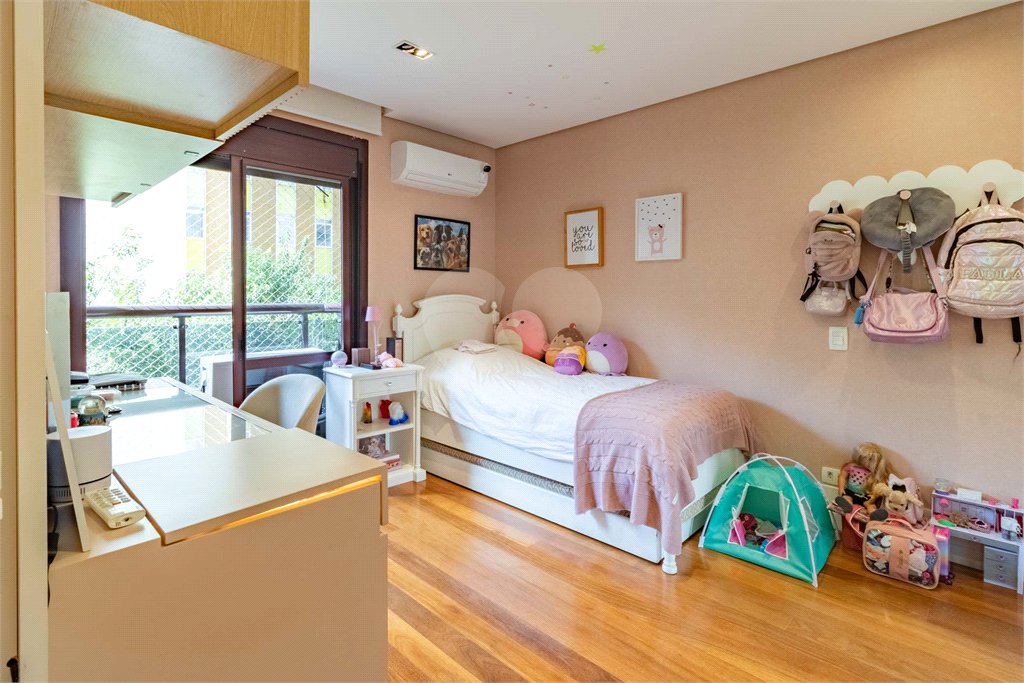 Apartamento à venda com 4 quartos, sendo 3 suítes, em Santa Cecília, São Paulo, SP