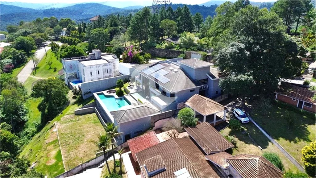 Casa à venda com 5 suítes no condomínio Alpes da Cantareira, Mairiporã - SP