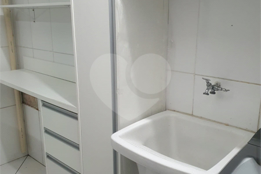 Casa à venda com 2 suítes no condomínio Residencial Maracujás, São Paulo - SP