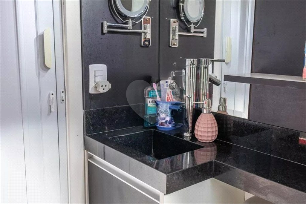 Casa à venda com 3 quartos, sendo 1 suíte,  no condomínio Rafaela I, São Paulo - SP