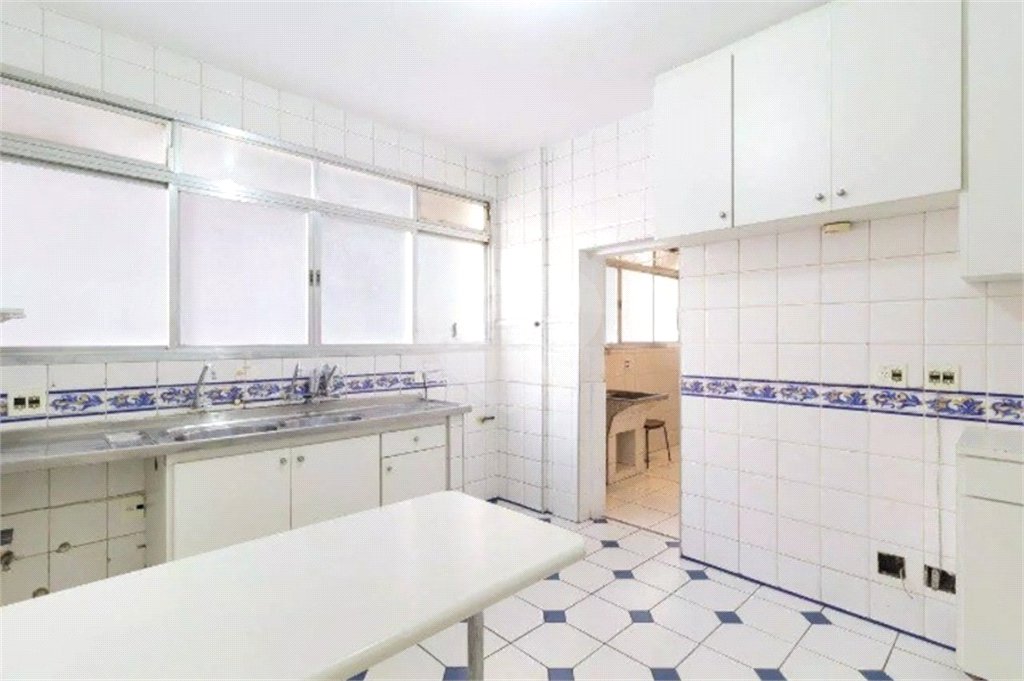 Apartamento à venda com 4 quartos, sendo 1 suíte, em Jardim Paulista, São Paulo, SP