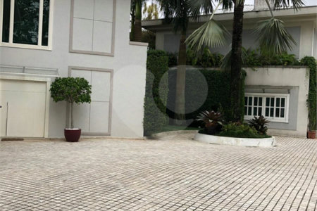 Casa em condomínio à venda com 4 quartos, sendo 6 suítes, em Fazenda Morumbi, São Paulo, SP