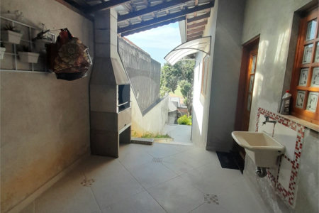 Casa à venda com 3 quartos, sendo 1 suíte,  em Vila Suissa, Mogi das Cruzes, SP