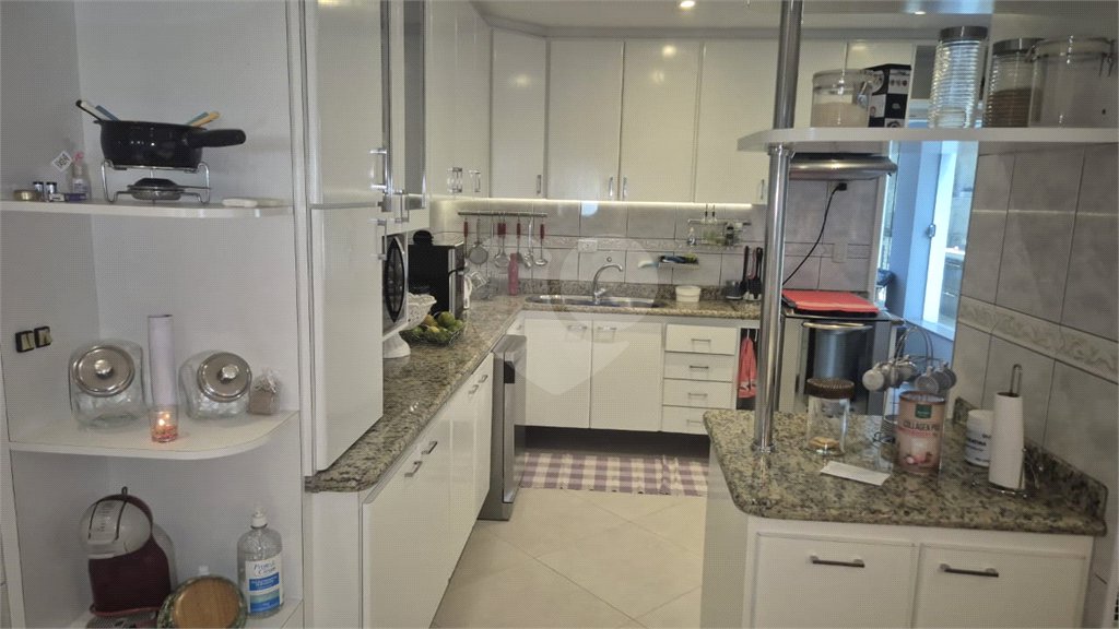 Sobrado à venda com 3 quartos, sendo 1 suíte, em Tremembé, São Paulo, SP