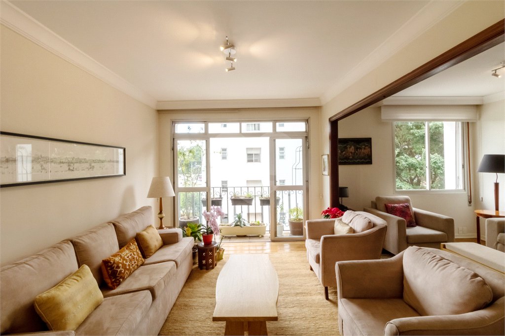 Apartamento à venda com 3 quartos, sendo 2 suítes, em Alto da Boa Vista, São Paulo, SP