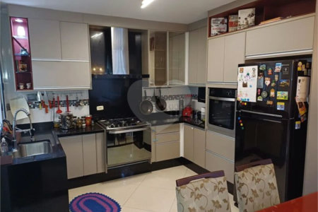 Casa à venda com 3 quartos, sendo 1 suíte, no condomínio Residencial Shekinah, São Paulo - SP