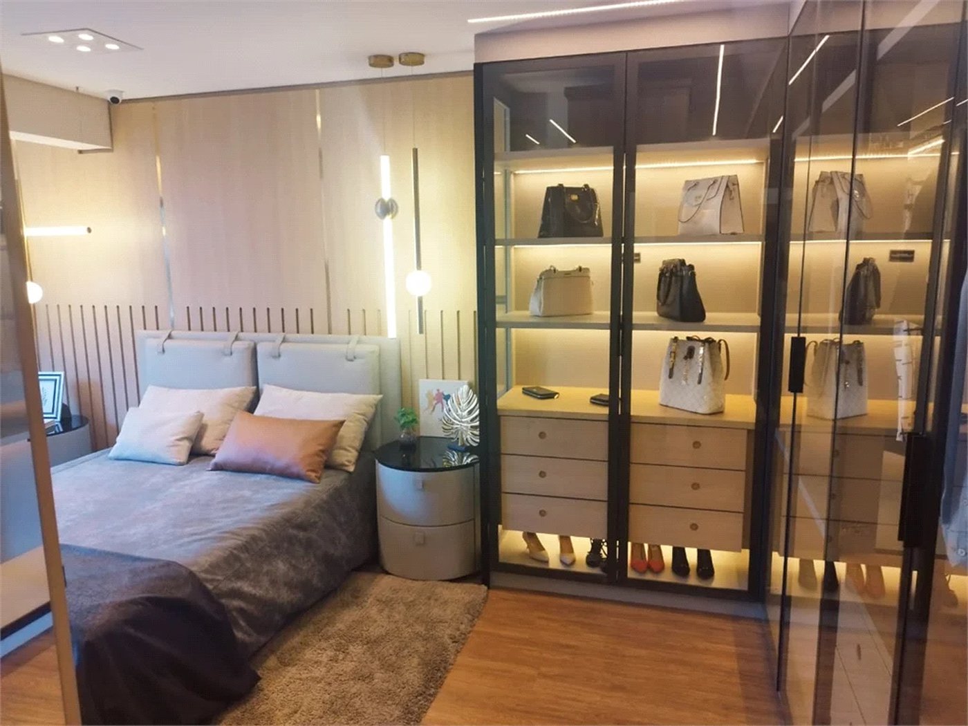 Apartamento à venda com 3 quartos, sendo 2 suítes, em Jardim das Acácias, São Paulo, SP