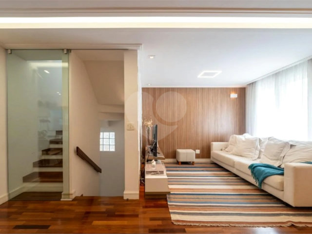Casa à venda com 4 quartos, sendo 2 suítes,  no condomínio Melbourne Residence, São Paulo - SP
