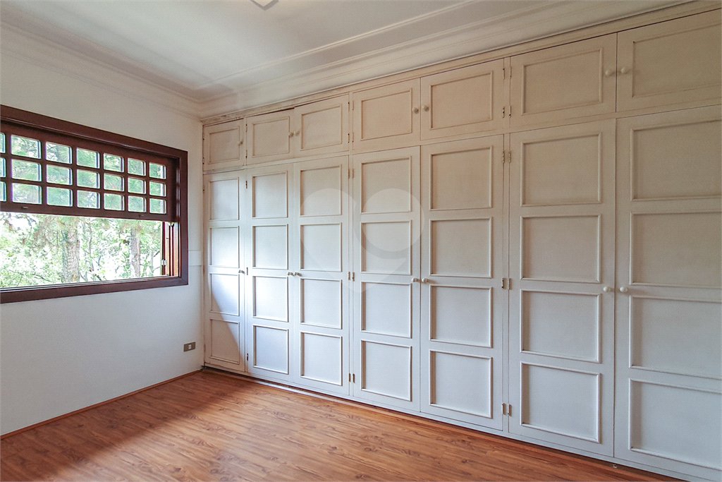 Casa à venda com 4 quartos, sendo 3 suítes,  no condomínio Vila das Flores, São Paulo - SP