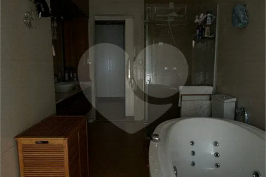 Casa à venda com 3 quartos, sendo 1 suíte, no condomínio Marcia Miyashiro, São Paulo - SP