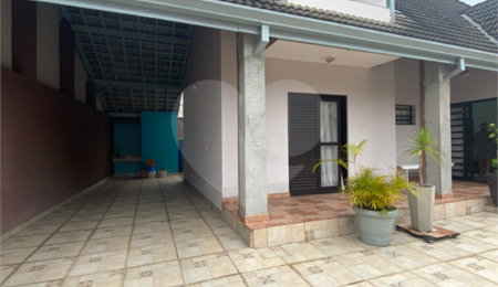 Casa Térrea à venda com 4 quartos, sendo 1 suíte,  em Vila Oliveira, Mogi das Cruzes, SP